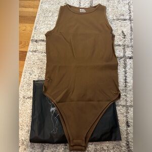 New OYS brown XL‎ Bodysuit Form Fitting High Neck